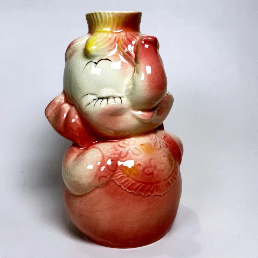 Vintage Hull Leeds USA Pottery Ceramic Elephant Vase Pink Anthropomorphic Kitsch